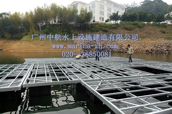浮箱碼頭 水上浮箱 廣州中航水上設(shè)施建造有限公司